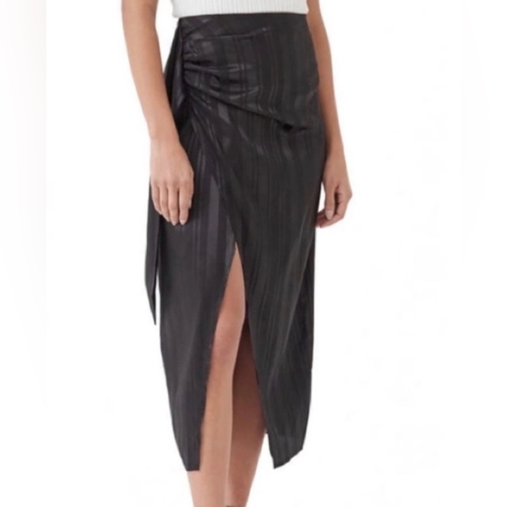 4th & Reckless Sofie Satin Midi Skirt Black NWT Sz Large Women’s